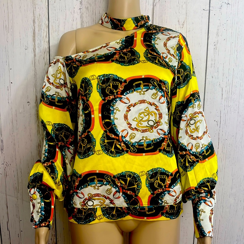 NWT CBR Chic Boutique Rose Off Shoulder Choker Neck Top Size Medium